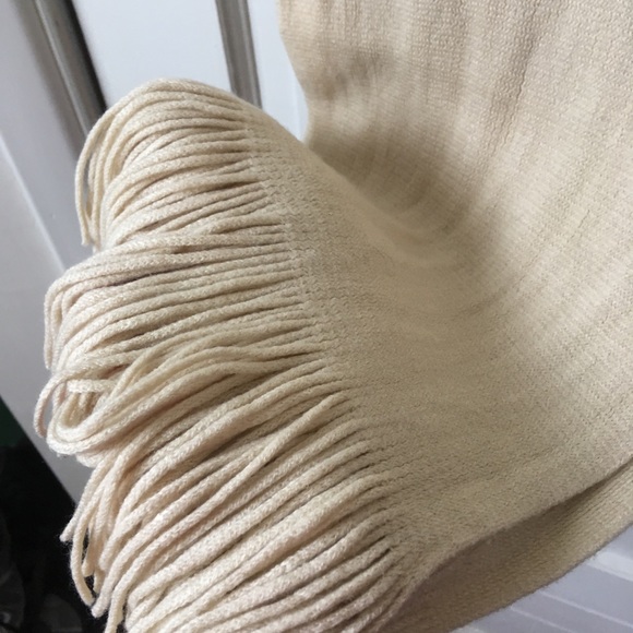 Soft Cream/Light Tan Scarf w/ Fringe NWOT - Picture 5 of 7